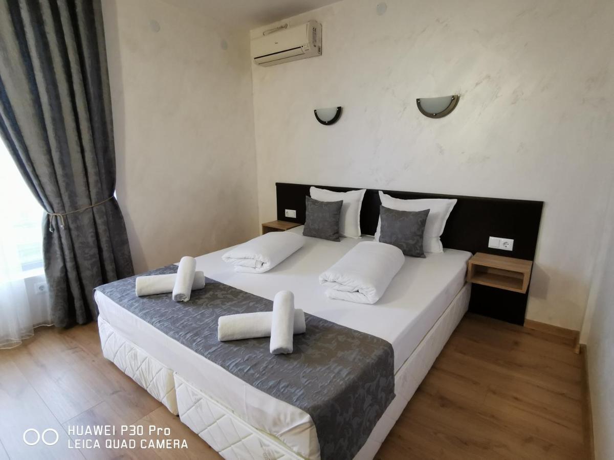 Hotel Swiss Шумен Екстериор снимка