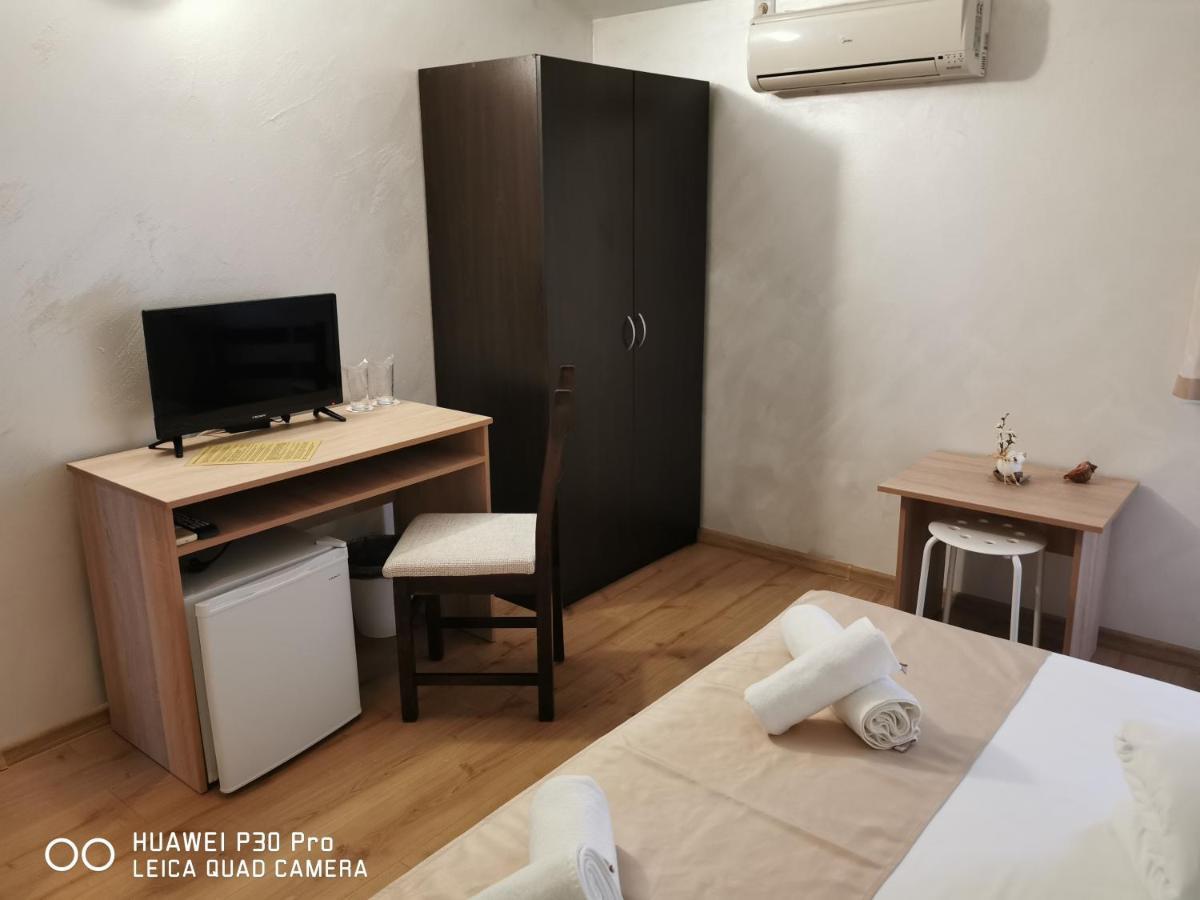 Hotel Swiss Шумен Екстериор снимка