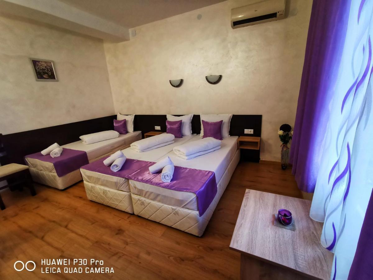 Hotel Swiss Шумен Екстериор снимка