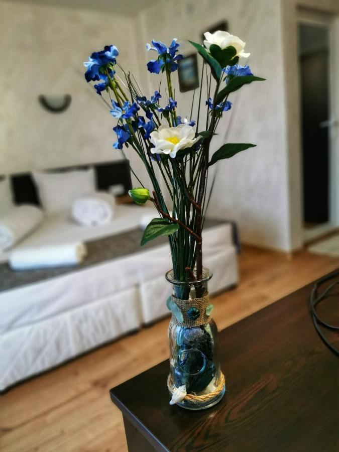 Hotel Swiss Шумен Екстериор снимка