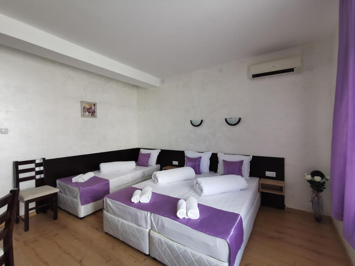 Hotel Swiss Шумен Екстериор снимка
