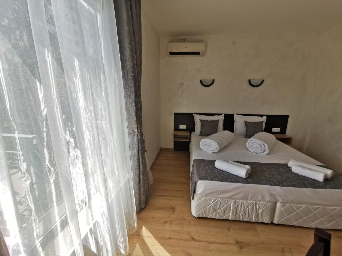 Hotel Swiss Шумен Екстериор снимка
